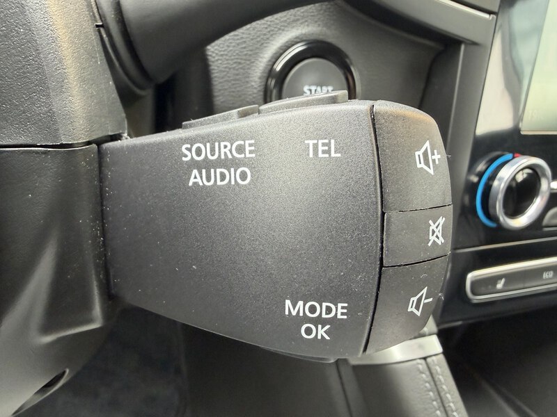 Fahrzeugabbildung Koleos ++Automatik++ Bild 20 von 44