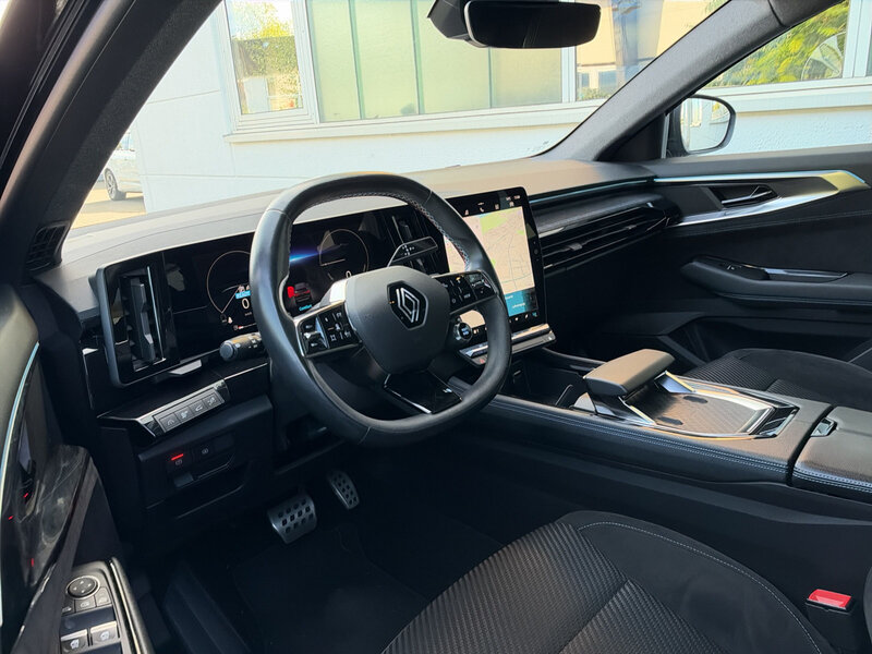 Fahrzeugabbildung Austral Techno Esprit Alpine E-TECH Full Hybrid 200 Bild 10 von 20
