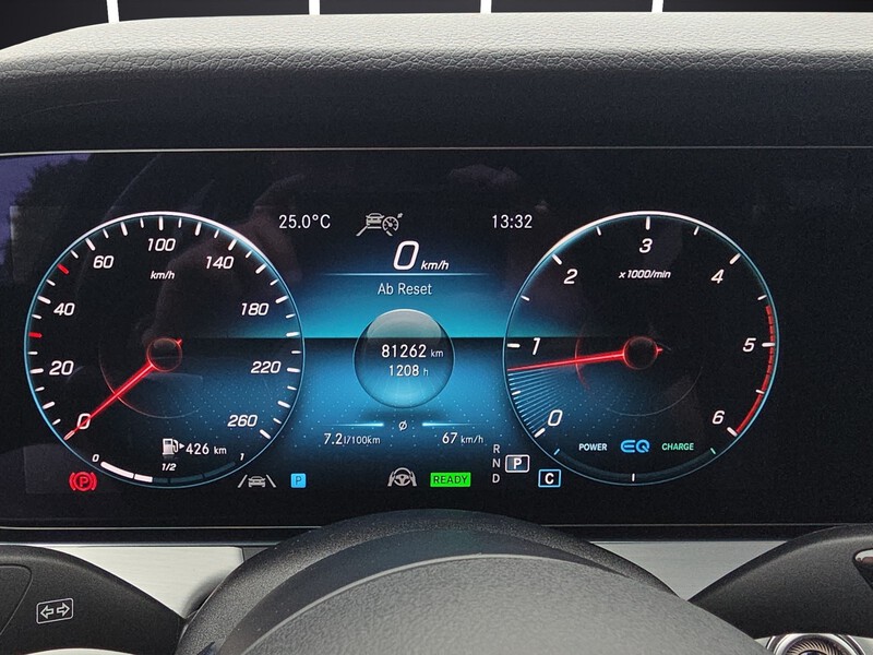 Fahrzeugabbildung E 300 Navi Rückfahrkamera Allrad Sitzheizung Bild 15 von 15