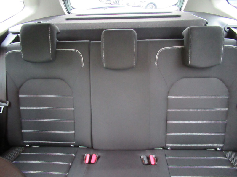 Fahrzeugabbildung Duster ABS Fahrerairbag SERVO Bild 9 von 30