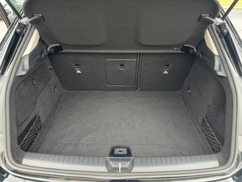 Fahrzeugabbildung GLA 180 *AHK*Navi* Bild 21 von 21