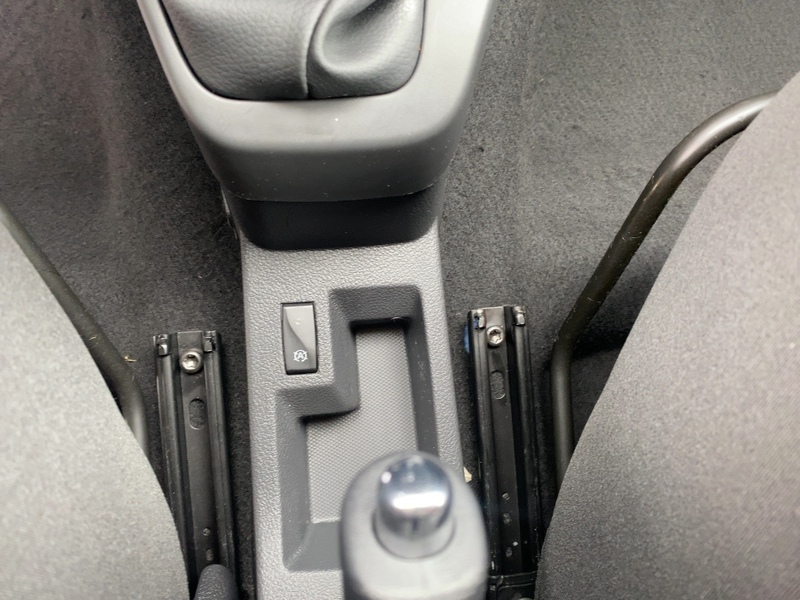 Fahrzeugabbildung Lodgy Comfort TCe 100 GPF 5-Sitzer Bild 19 von 20