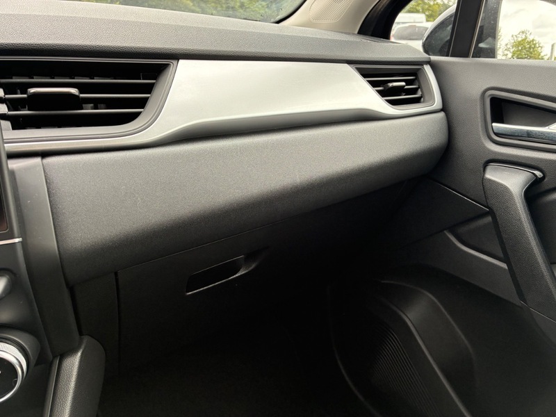 Fahrzeugabbildung Captur +Automatik+PDC+ Bild 41 von 47