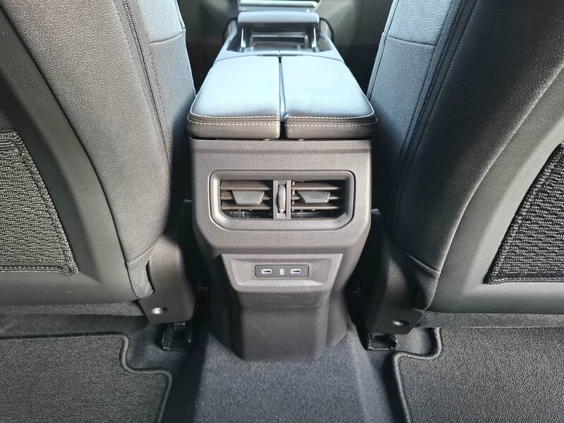 Fahrzeugabbildung Austral Techno Full Hybrid E-Tech 200 Bild 16 von 44