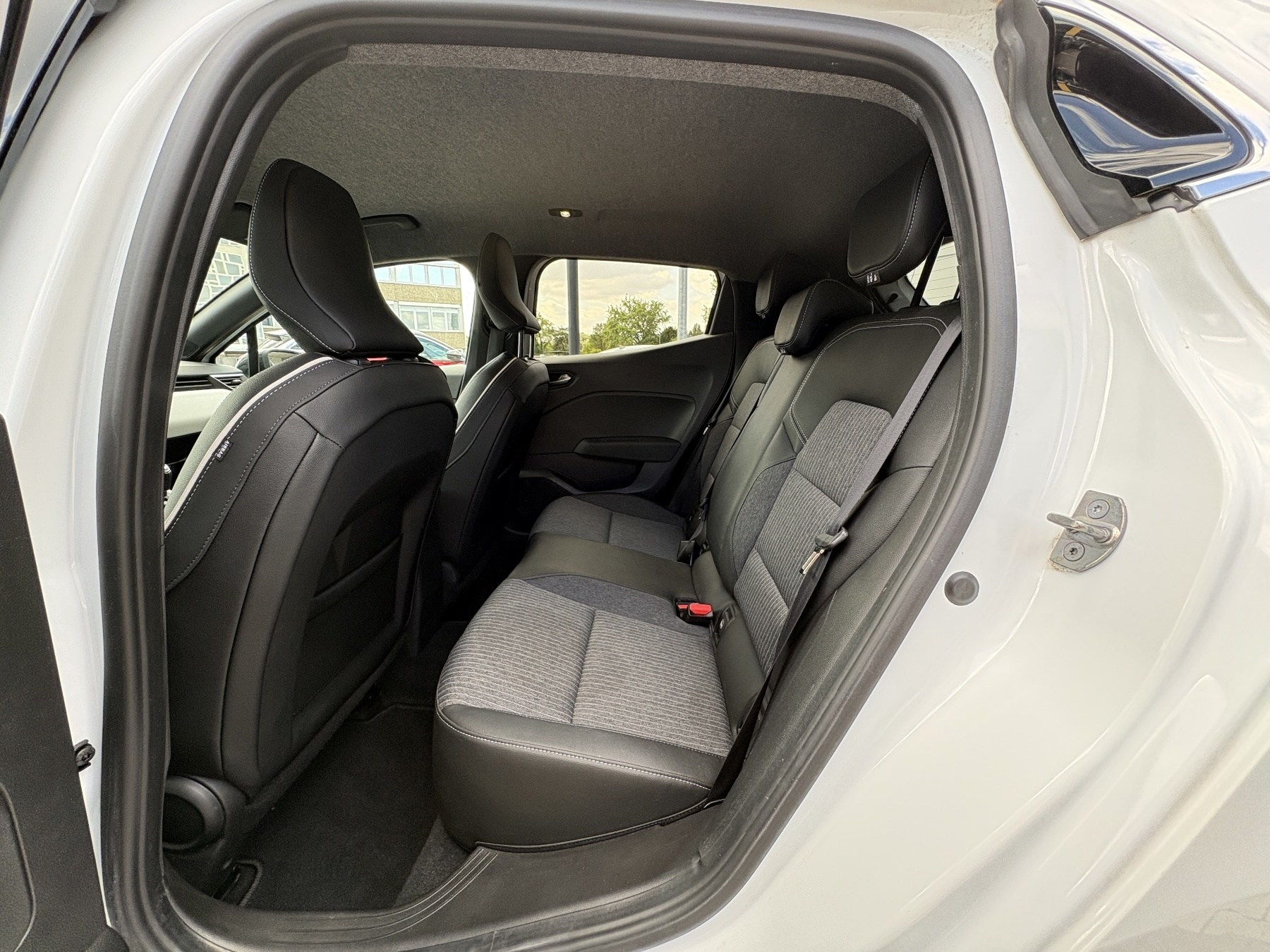 Renault Clio – Bild 12