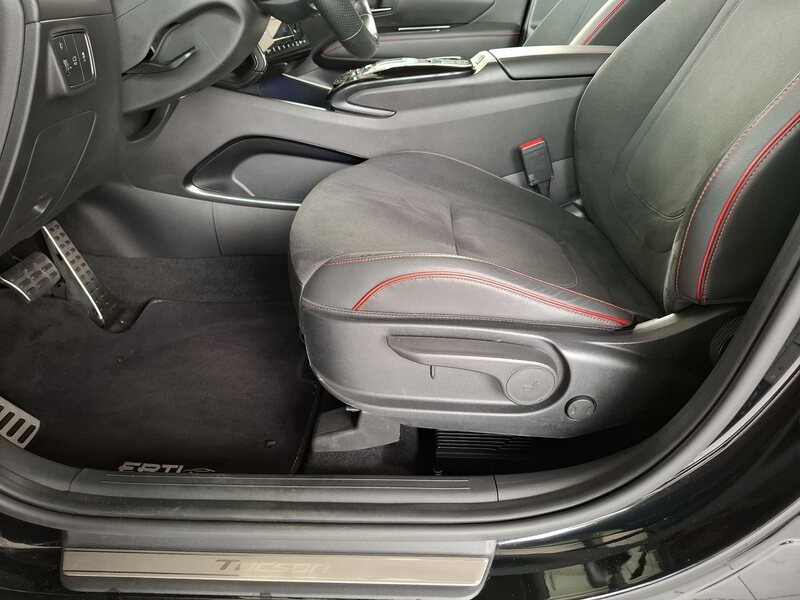 Fahrzeugabbildung TUCSON 1.6 T-GDI 150PS 48V 7-DCT 2WD N Line MJ23 Bild 38 von 47