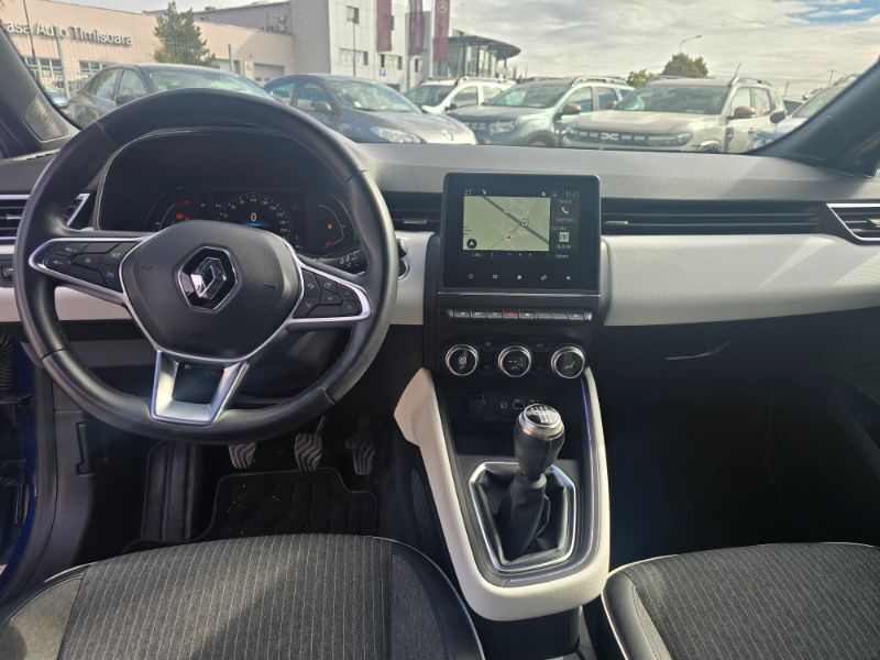 RENAULT Clio 2023 — imagine 35