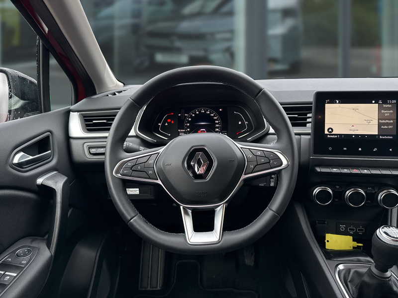 Fahrzeugabbildung Captur Techno TCe 90 Bild 18 von 22