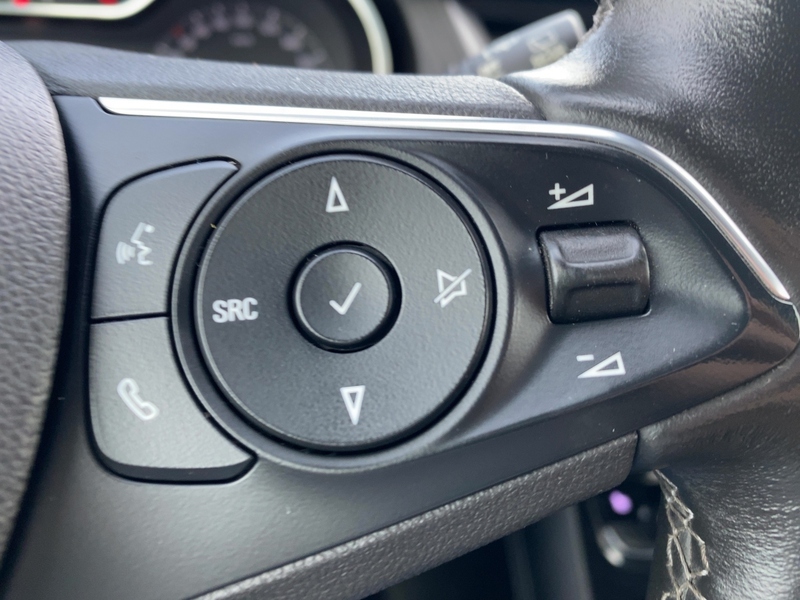 Fahrzeugabbildung Grandland X Dynamic FWD 130PS Bild 17 von 20