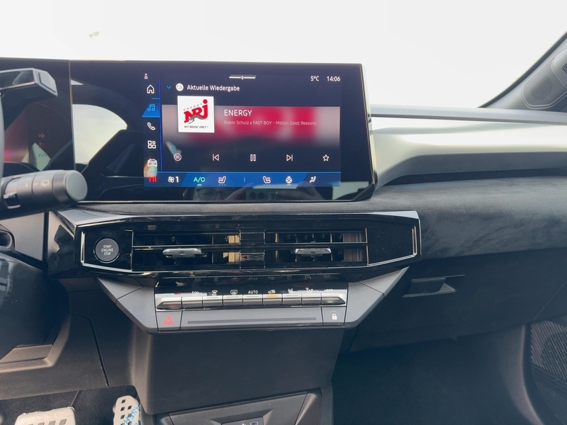 Fahrzeugabbildung Clio Evolution Full Hybrid E-Tech 160 Bild 8 von 18