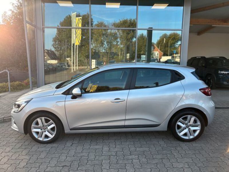 Fahrzeugabbildung Clio lima/Navi/Ganzjr. Bild 2 von 10