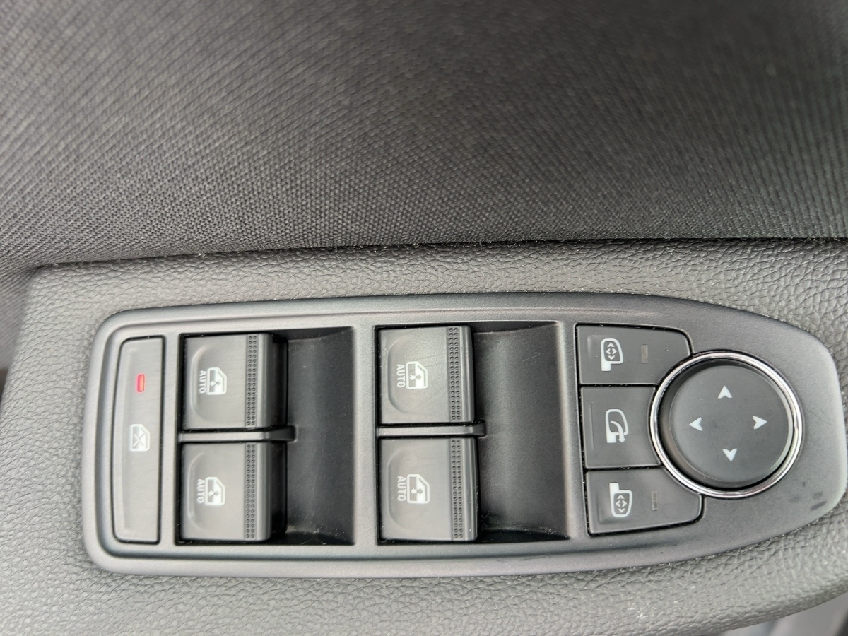 Renault Clio – Bild 12