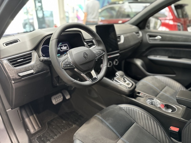 Fahrzeugabbildung Arkana Esprit Alpine E-Tech Full Hybrid 145PS Bild 37 von 50