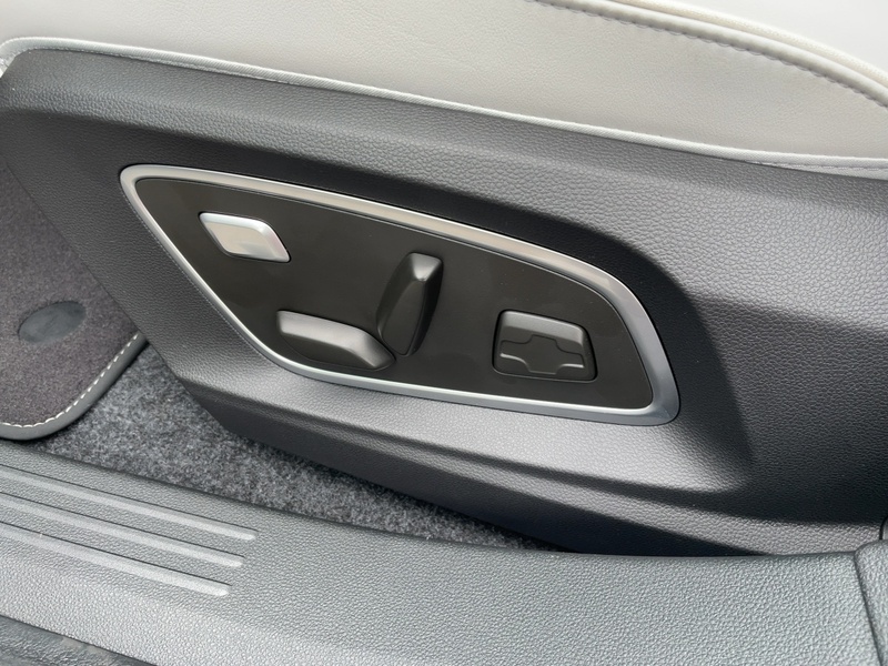 Fahrzeugabbildung Scenic E-Tech 100% ele Iconic 220 Long Range Bild 15 von 15