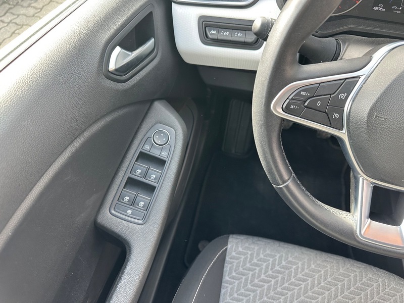 Fahrzeugabbildung Clio *Klima*PDC Hi* Bild 18 von 20