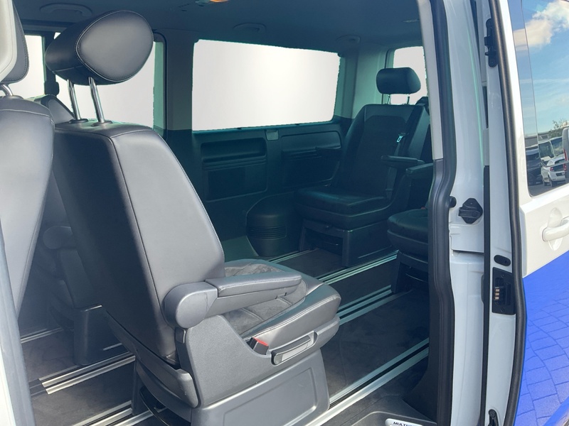Fahrzeugabbildung T6 Multivan Comfortline /DSG Bild 7 von 17