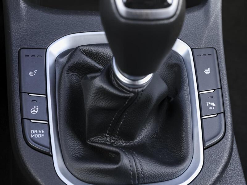 Fahrzeugabbildung i30 AHK ALU SHZ PDC KLIMA Bild 11 von 15