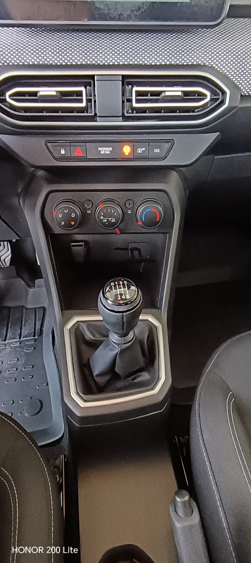 DACIA Logan 2024 — imagine 11