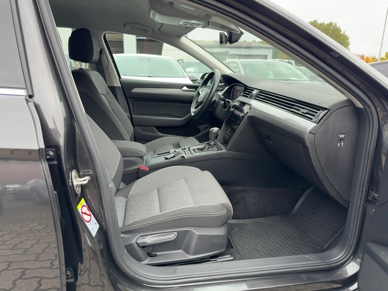 Fahrzeugabbildung Passat Variant Variant 1.5 TSI Business OPF Bild 7 von 15