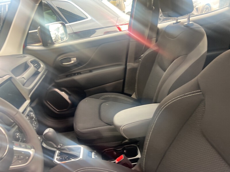 Fahrzeugabbildung Renegade 1.5 MultiAir Mild Hybrid Longitude Bild 9 von 17