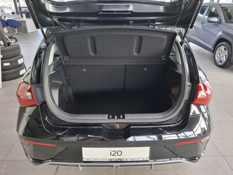 Fahrzeugabbildung i20 FL (MY25) 1.0 T-GDI (100 PS) 6-MT 2WD Select Bild 8 von 39