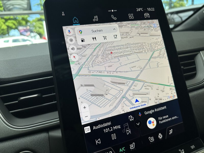 Fahrzeugabbildung Captur Techno 140 PS Mild Hybrid Bild 41 von 50