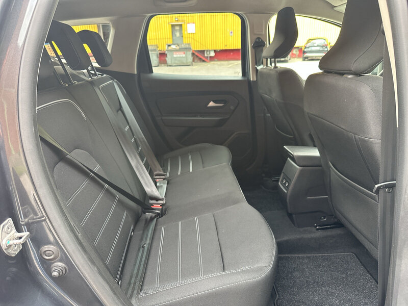 Fahrzeugabbildung Duster Scheckheft 360° Bild 12 von 20