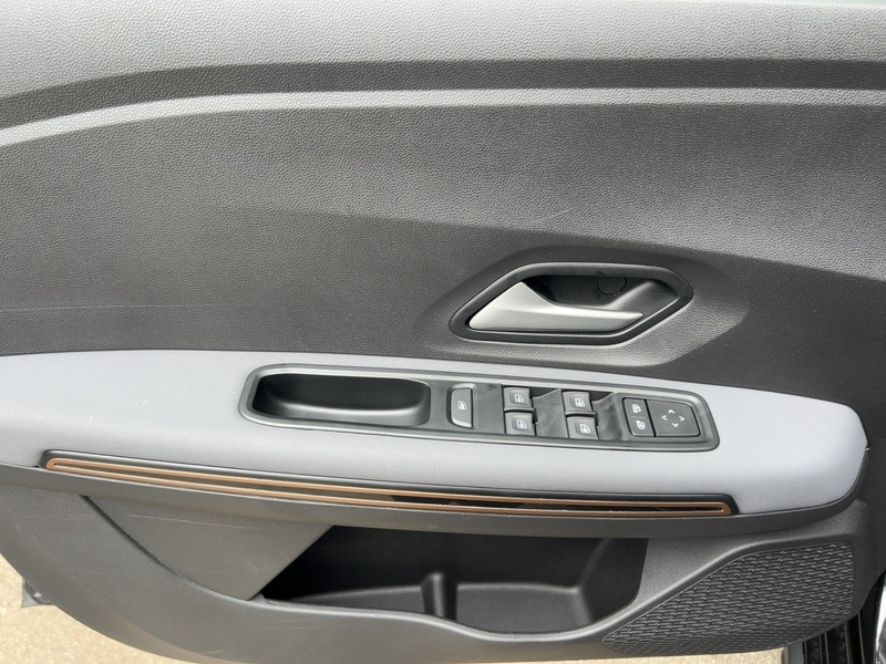 Fahrzeugabbildung Sandero Stepway Extreme TCe 90 CVT Bild 19 von 22