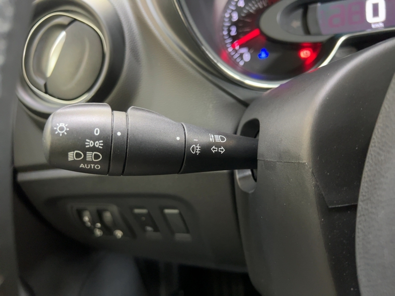 Fahrzeugabbildung Captur SHZ KLIMA LED-Tagfahrlicht Tagfahrlicht Bild 19 von 23