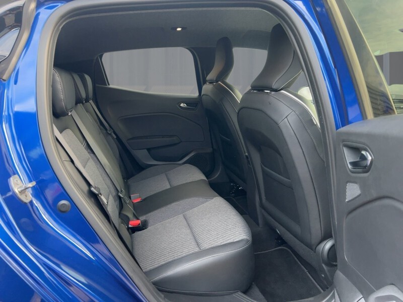 Fahrzeugabbildung Clio 1.0 TCe 90 TECHNO Bild 9 von 17