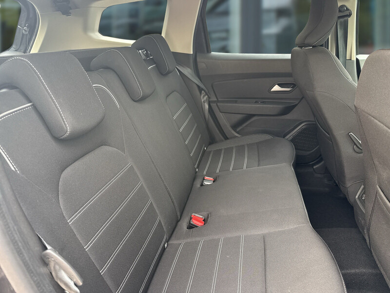 Fahrzeugabbildung Duster Journey TCe 150 EDC Bild 17 von 23