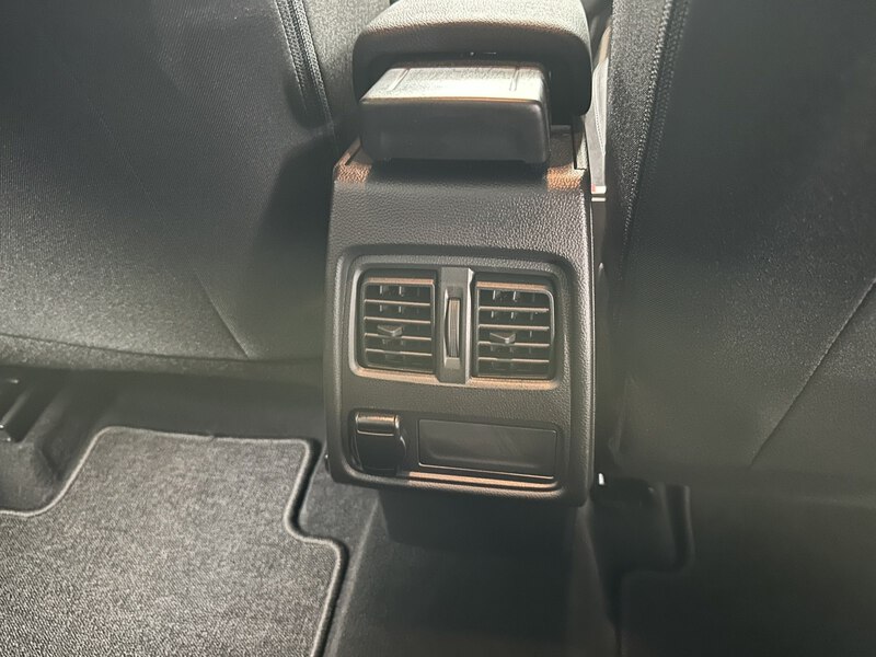 Fahrzeugabbildung Captur EXPERIENCE TCe 90 Bild 16 von 50