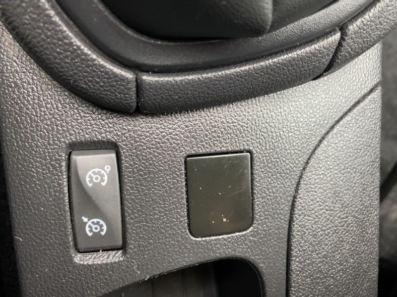 Fahrzeugabbildung Clio Entry TCe 75 Bild 21 von 21