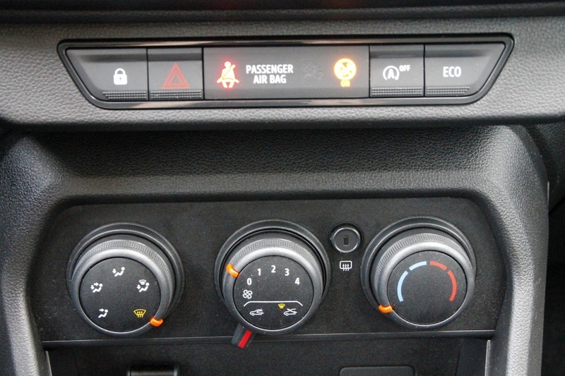 Fahrzeugabbildung Sandero Essential TCe 90 Bild 11 von 21