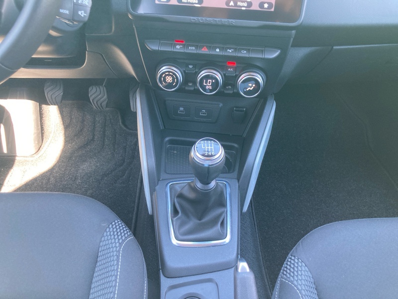 Fahrzeugabbildung Duster *Full-Service bis 07/27 Bild 10 von 17