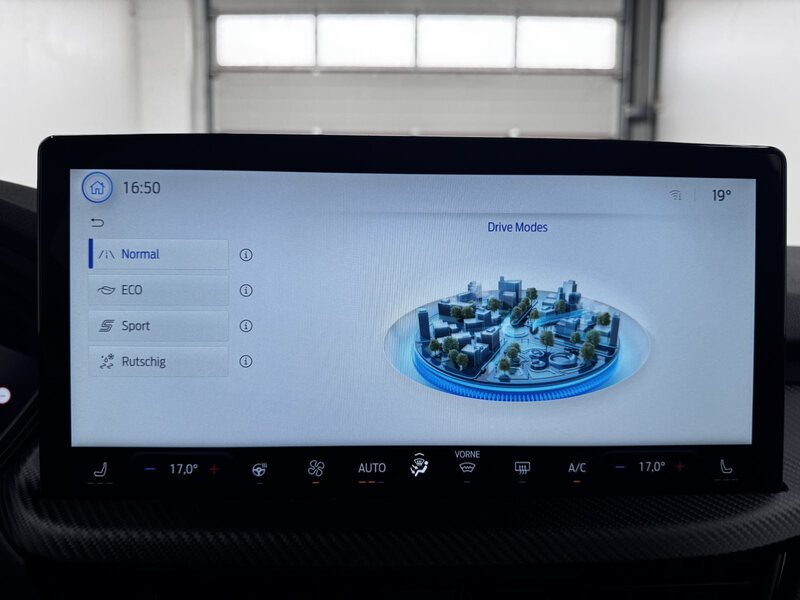 Fahrzeugabbildung Kuga 1.5 EcoBoost ST-Line Allwetterreifen Bild 28 von 40