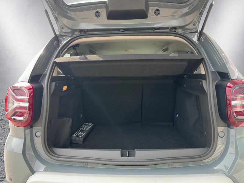 Fahrzeugabbildung Duster AHK LED Bild 5 von 14
