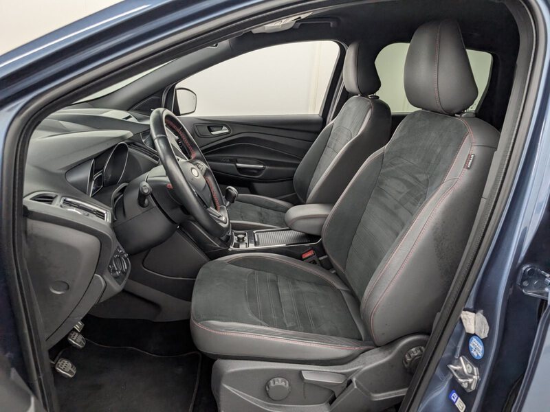 Fahrzeugabbildung Kuga 1.5 EcoBoost ST-Line Sony Keyfree Bild 8 von 44