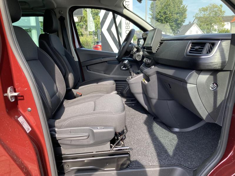 Fahrzeugabbildung Trafic Pkw Grand Entry Blue dCi 150 Bild 14 von 23