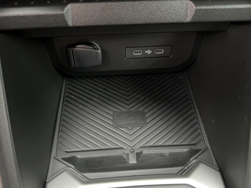 Fahrzeugabbildung Duster Extreme TCe 130 *GJR*SHZ*KAMERA*KLIMAAUTO.* Bild 15 von 15