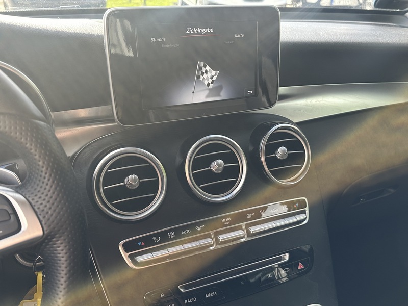 Fahrzeugabbildung GLC 350 d 4Matic AMG Line Bild 12 von 16