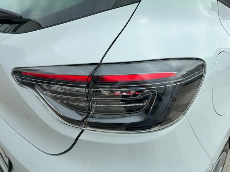 Fahrzeugabbildung Clio Allwetter+PDC+Carplay Bild 23 von 50