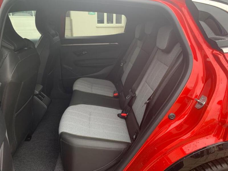 Fahrzeugabbildung MEGANE E-TECH Techno EV60 220PS Bild 22 von 28