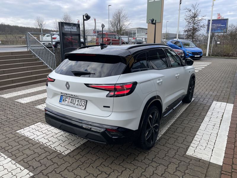 Fahrzeugabbildung Austral Esprit Alpine Full Hybrid E-Tech 200 Bild 7 von 42