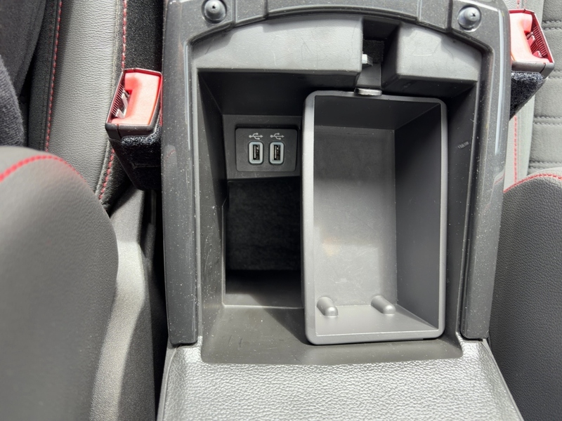 Fahrzeugabbildung Kuga 1.5 EcoBoost ST-Line 4x4 Start/Stopp Bild 21 von 26