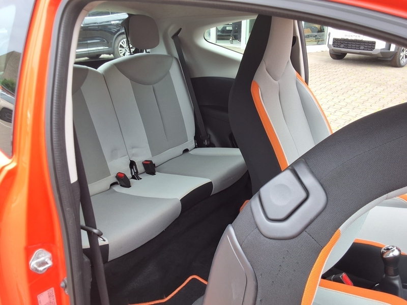 Fahrzeugabbildung Aygo LED/KLIMA/RÜCKFAHRKAMERA/ Bild 12 von 14