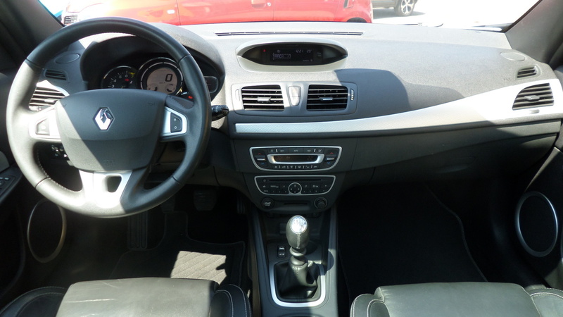 Fahrzeugabbildung Megane Tempomat Parkbremse elektr. Lichtautomatik Bild 10 von 15