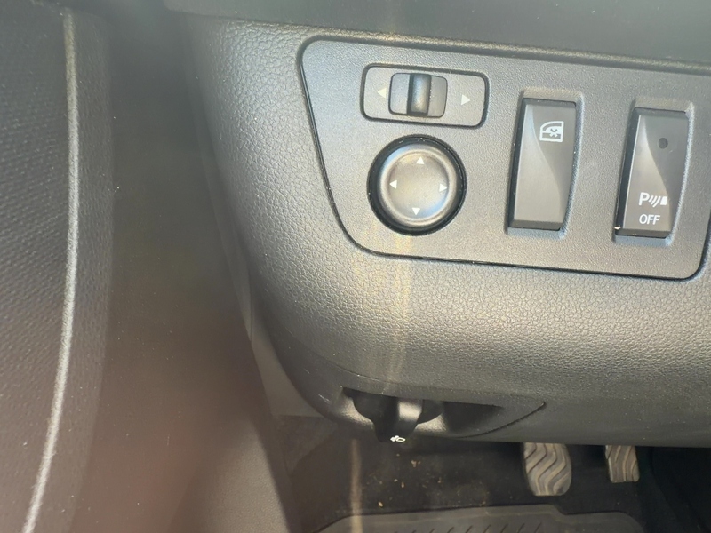 Fahrzeugabbildung Spring Business Automatik Klima*Navi*Rückfahrcam Bild 17 von 19