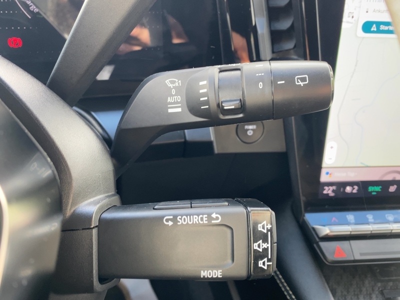 Fahrzeugabbildung Megane E-TECH Iconic 100% elektrisch 218PS Bild 18 von 19