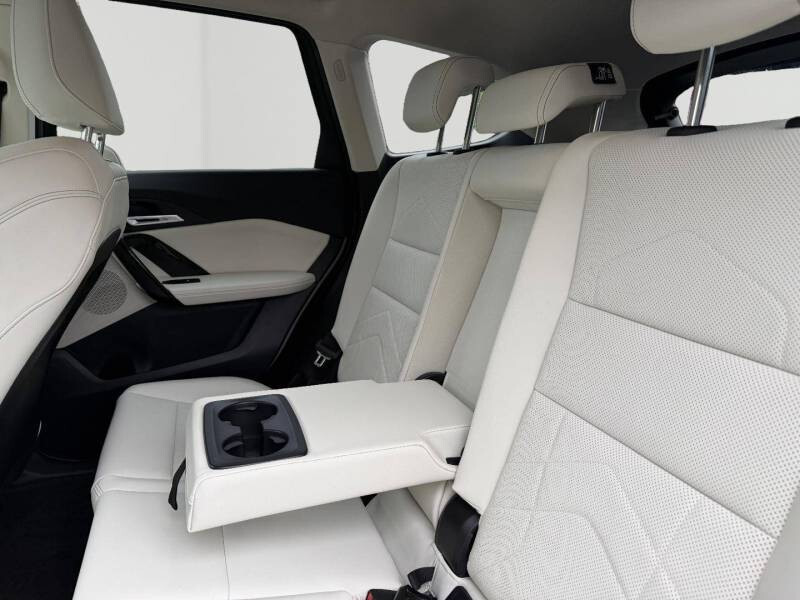 BMW X1 U11